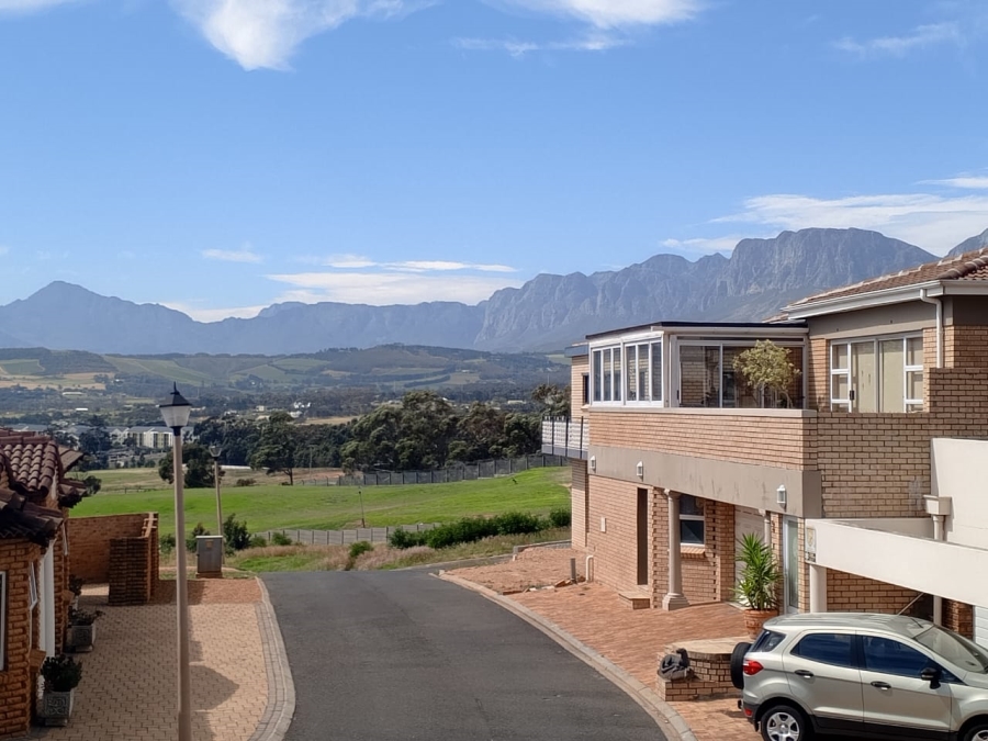 To Let 3 Bedroom Property for Rent in Mountainside Western Cape